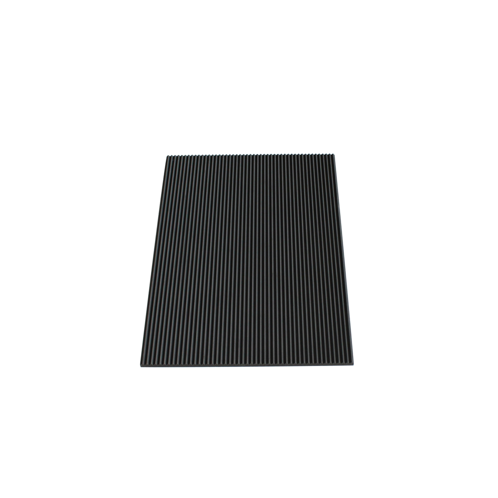 Vista superior de la placa de grafito ranurada con ranura en U para aplicaciones de aislamiento y protecci&oacute;n t&eacute;rmica de hornos de vac&iacute;o
